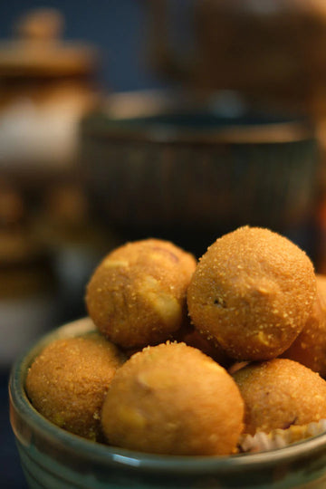Pothgaal Sweets Besan Laddu | Authentic Indian Delight