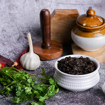 Vellanki Kothimeera pickle (Coriander leaves) - With Garlic