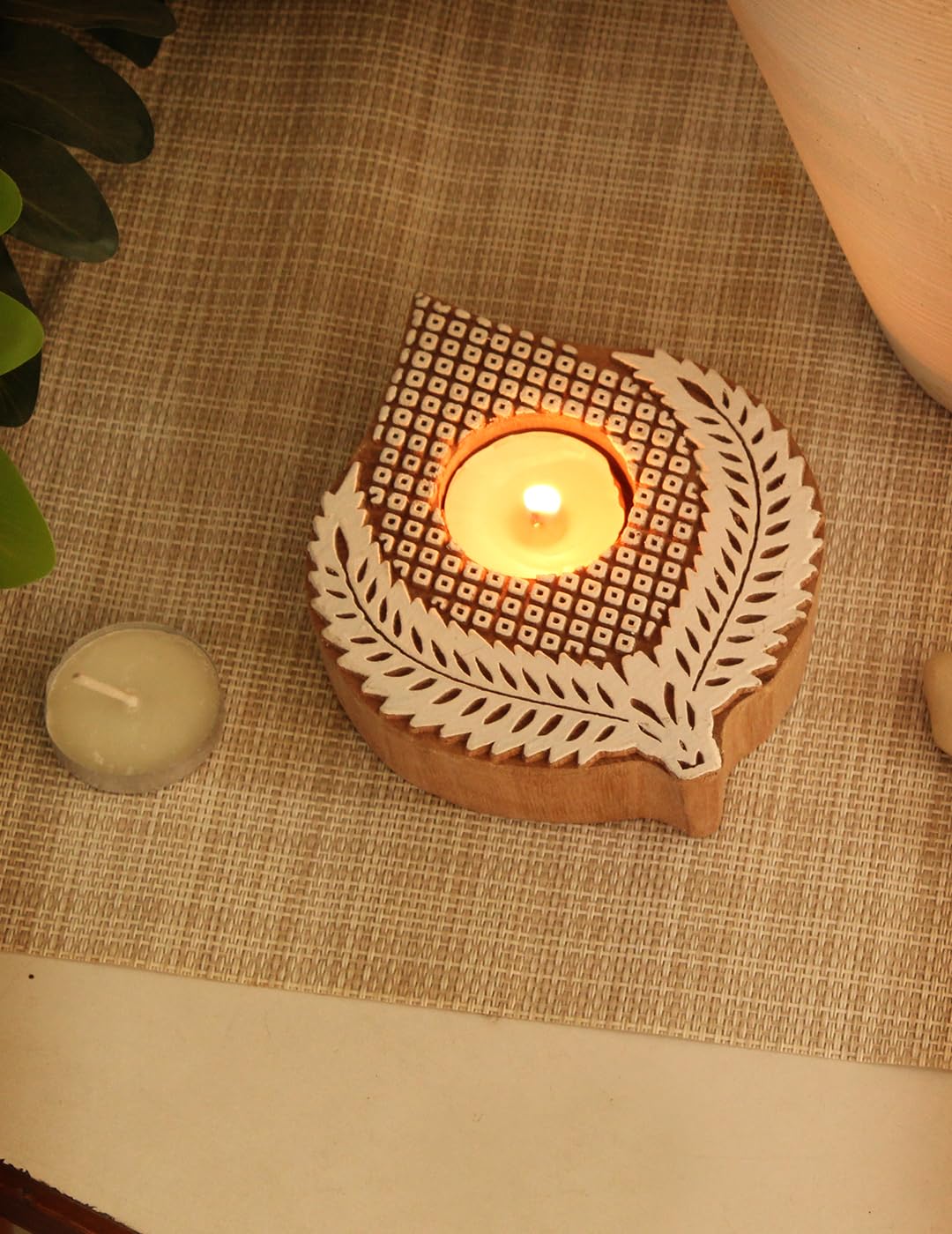 TIED RIBBONS Set of 2 Handicraft Wooden Leaf Design Tealight Candle Holder Stand