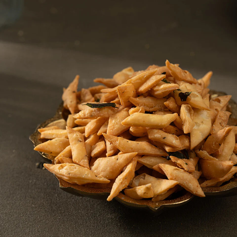 Pothgaal Sweets Namak Para | Crispy Savory Snack