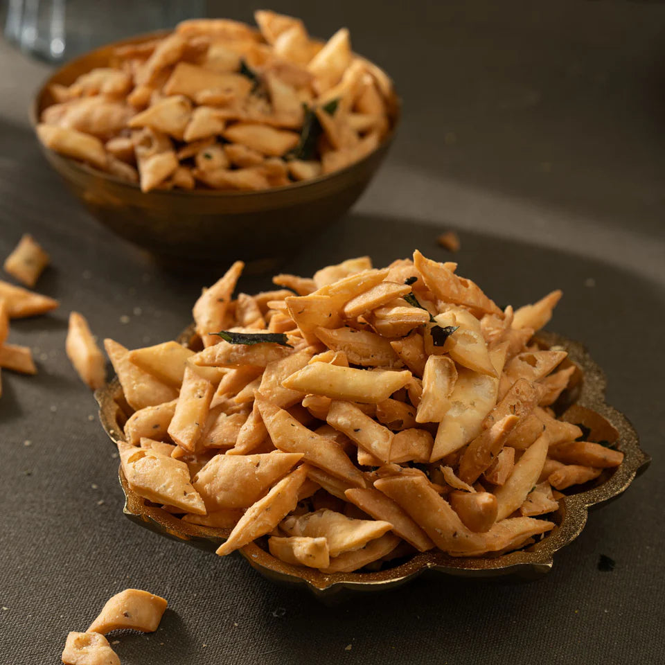 Pothgaal Sweets Namak Para | Crispy Savory Snack